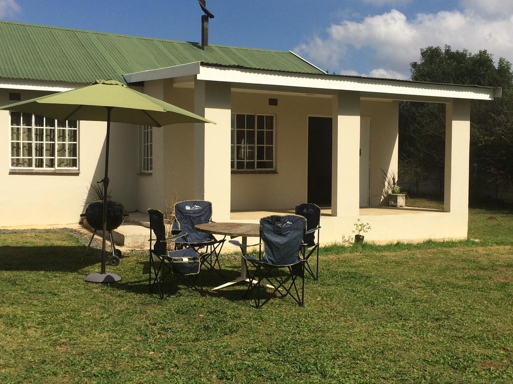Moya Cottage Underberg Kamer foto